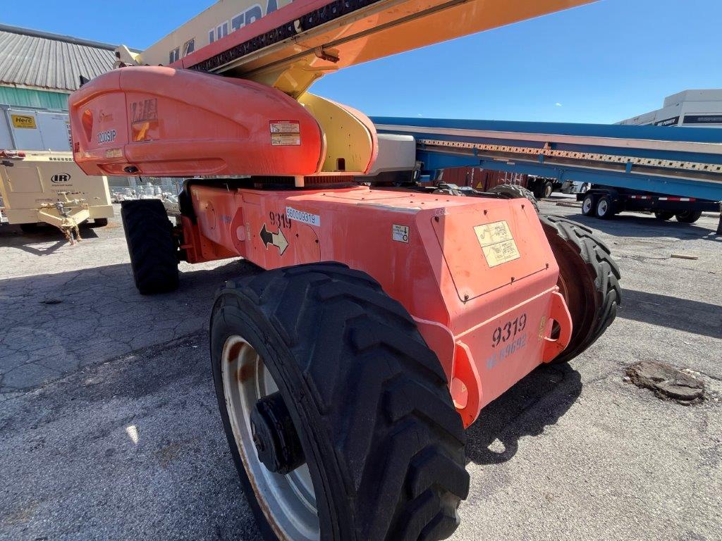 Sold - Telescopic Boom Lift - View 2